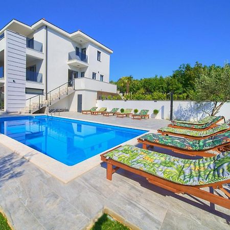 Apartments Paola & Karla With Pool Krk Town Exterior photo