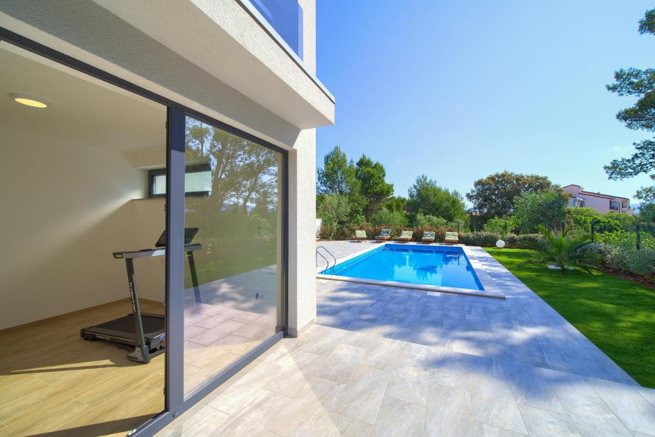 Apartments Paola & Karla With Pool Krk Town Exterior photo